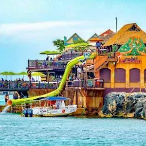 La Rosa With Spectacular View Of Villa Ocho Rios